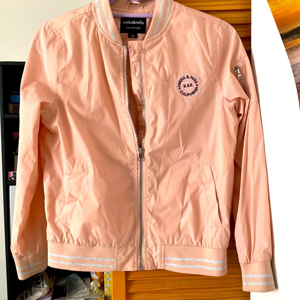 Like new Rokka & rolla jacket with pockets. Light pink colour. Size: L (10/12)